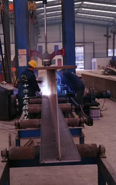 甘肃镇原钢结构厂H型钢组立机